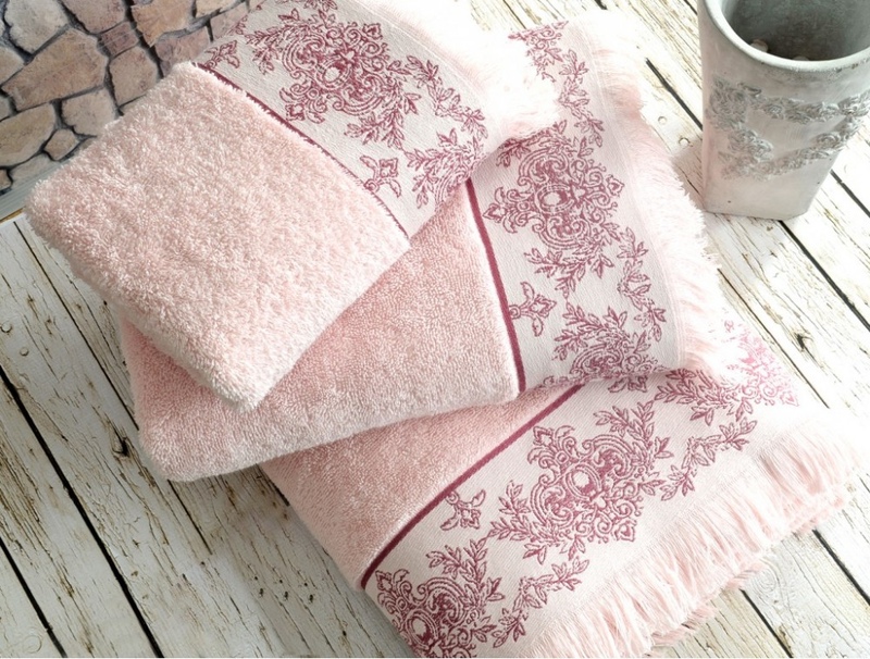 pandora-pembe-rozovyy-polotentse-bannoe